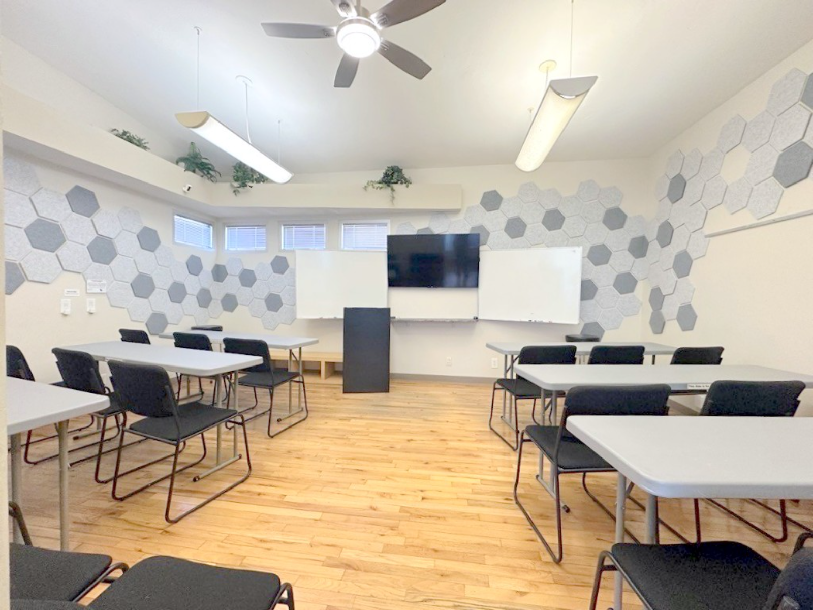 The Meeting Room - Victorville